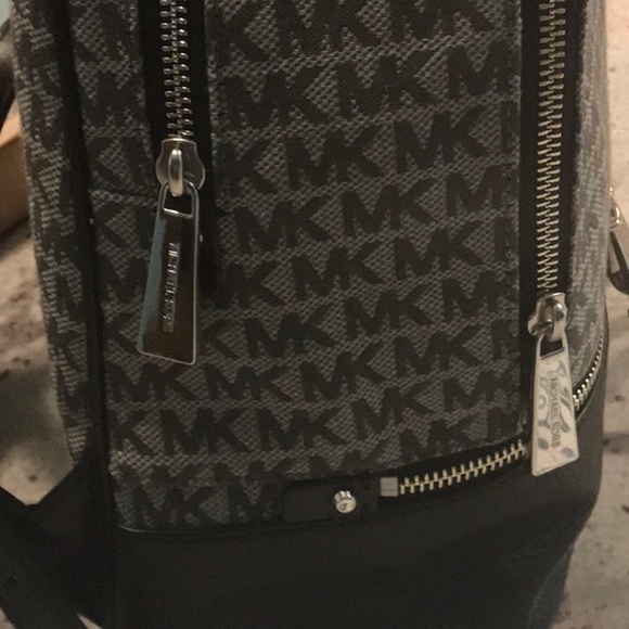 NWT ‼️RESERVED ‼️Michael Kors - Picture 4 of 6